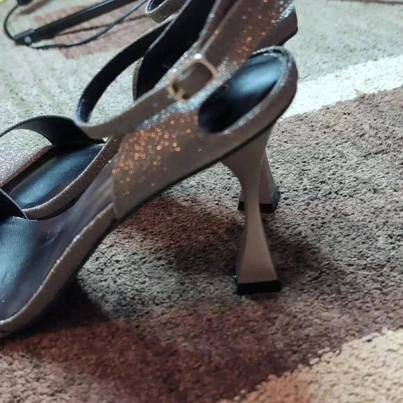 Dream Pairs Square Toe Ankle Strap Stiletto Sandals - Picture 3 of 9